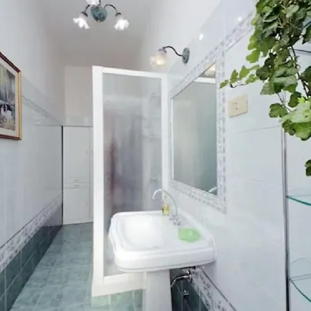 Apartment Tya Molica Rom