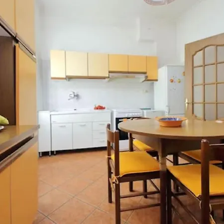 Apartment Tya Molica